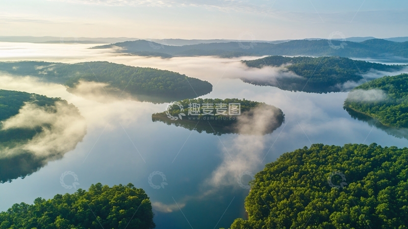 高清大图下载【趣麦麦图】晨雾下绰尔河