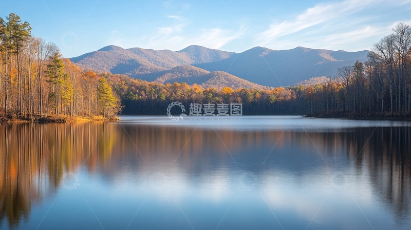 高清大图下载【趣麦麦图】湖面山影晨光