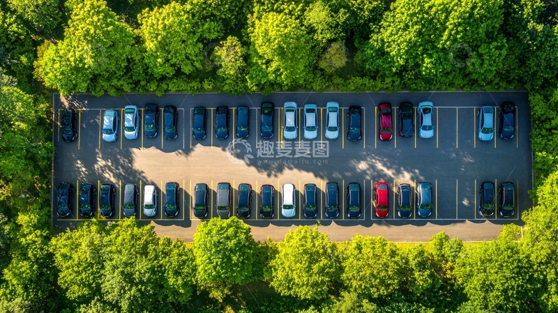 高清大图下载【趣麦麦图】绿荫停车场