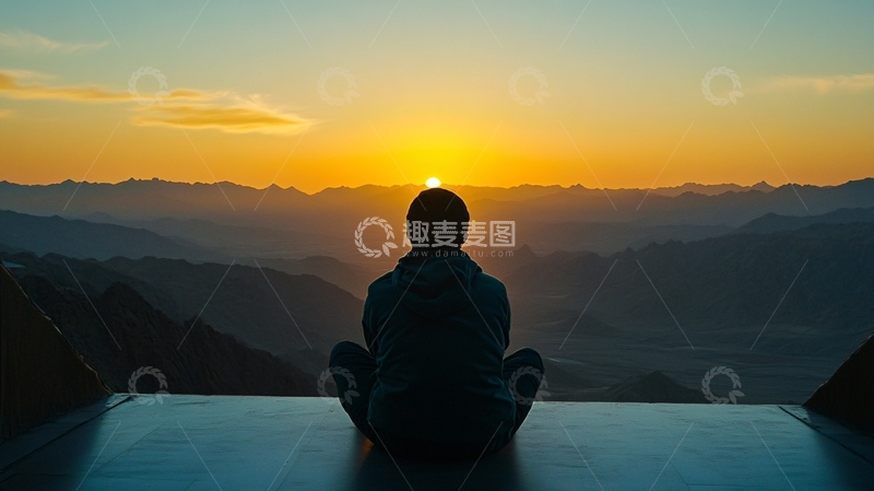 高清大图下载【趣麦麦图】看日出的游客1