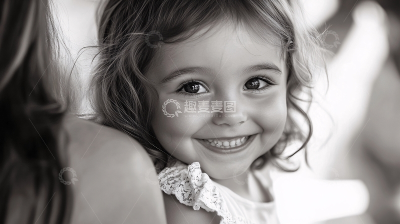 高清大图下载【趣麦麦图】怡然自得的小女孩壁纸3