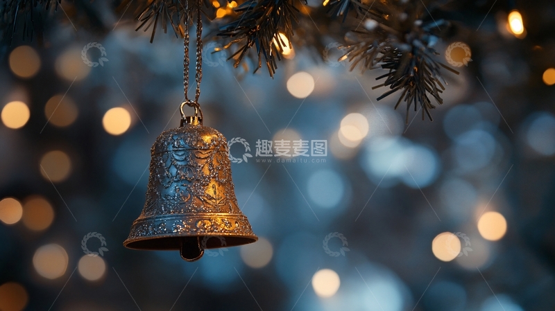 高清大图下载【趣麦麦图】圣诞装饰灯悬挂户外