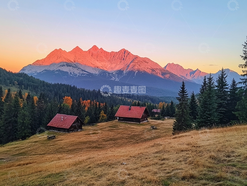 高清大图下载【趣麦麦图】晨光毡房