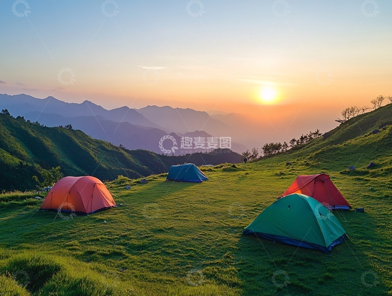高清大图下载【趣麦麦图】云顶草场露营
