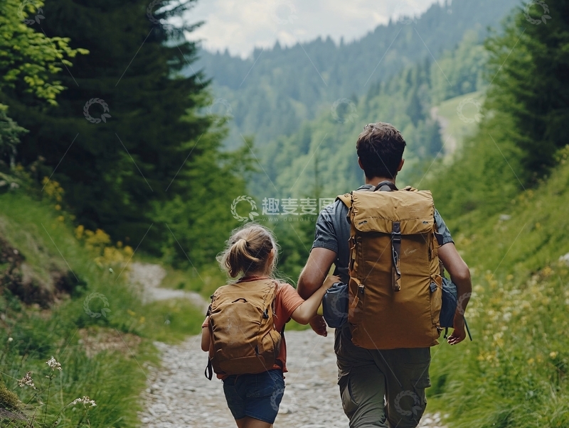 高清大图下载【趣麦麦图】一家人户外徒步