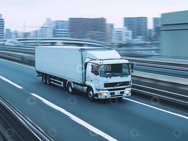 高清大图下载【趣麦麦图】-高速行驶的货车1