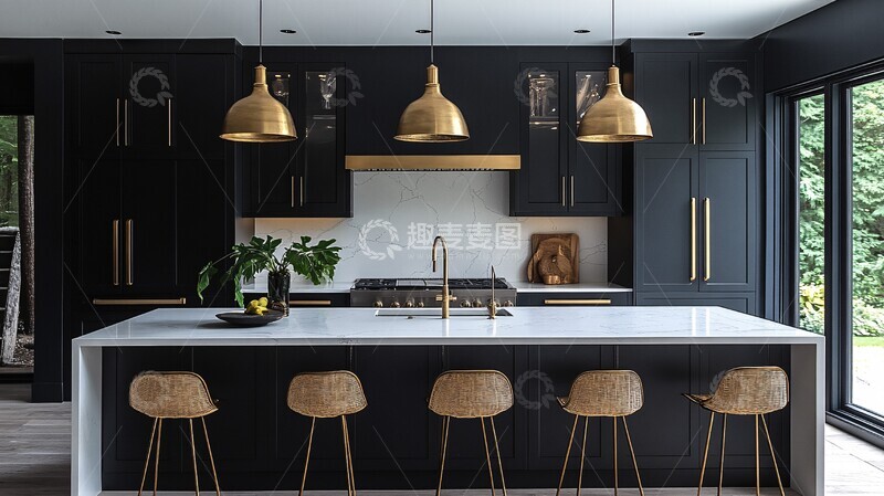 高清大图下载【趣麦麦图】黑色橱柜金色灯饰