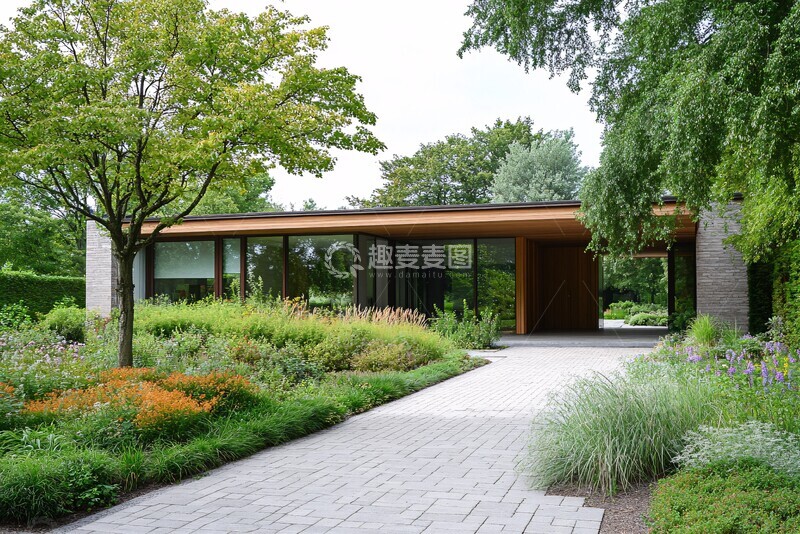 高清大图下载【趣麦麦图】-右侧房屋左侧树木2