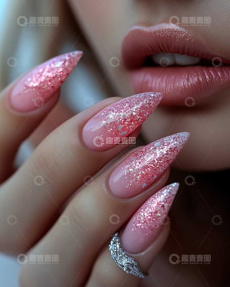 高清大图下载【趣麦麦图】粉银渐变指甲艺术照