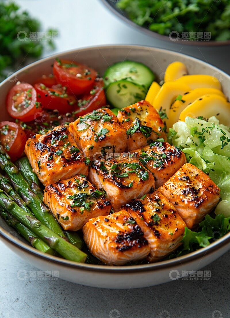 高清大图下载【趣麦麦图】烤三文鱼蔬菜沙拉1