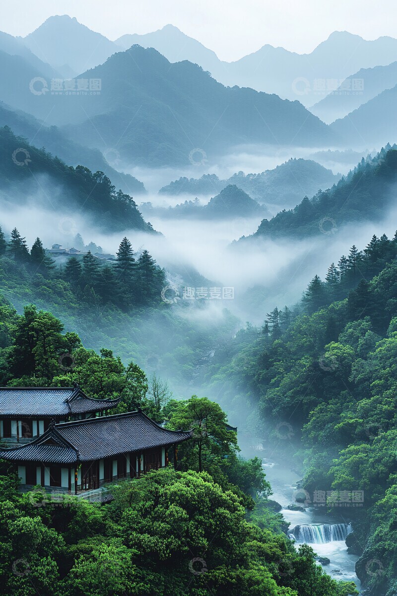 高清大图下载【趣麦麦图】山间云雾绿梯田