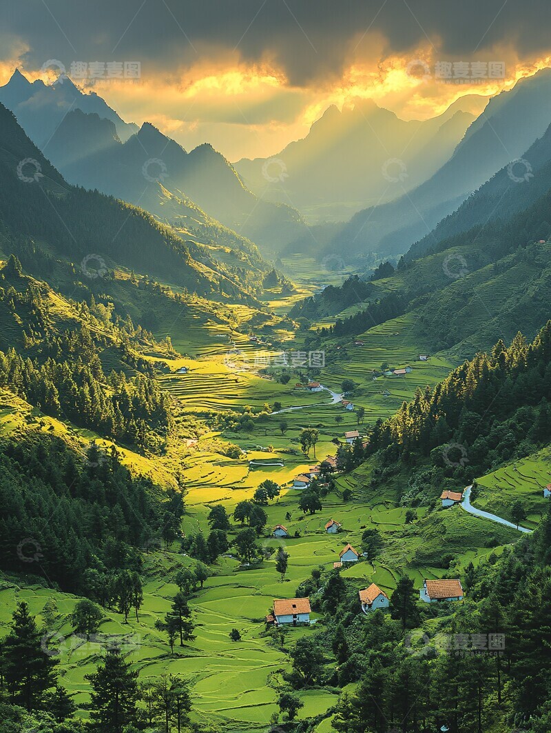 高清大图下载【趣麦麦图】金色裂缝黑云山