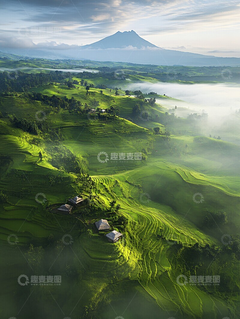 高清大图下载【趣麦麦图】梯田绿野村落