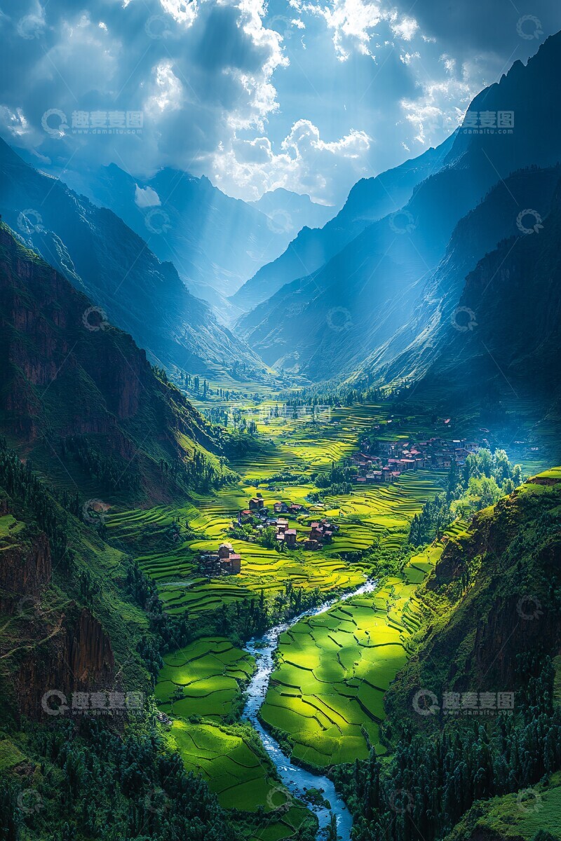 高清大图下载【趣麦麦图】山间云雾梯田流水1