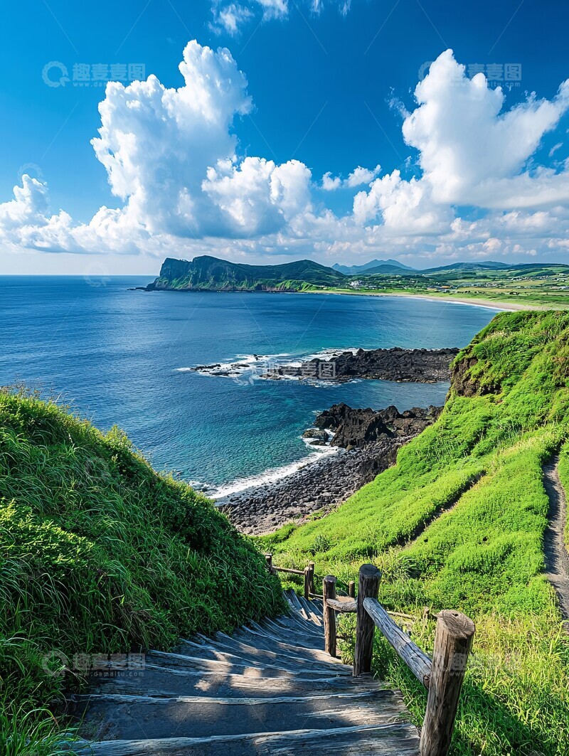 高清大图下载【趣麦麦图】绿色草地与海景2