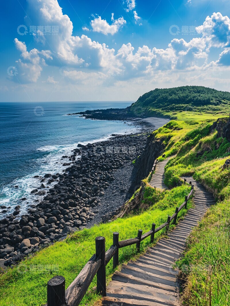 高清大图下载【趣麦麦图】绿色草地与海景1