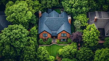 小屋与豪宅对比照