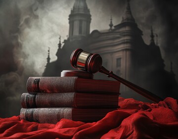 法槌与书籍的组合3