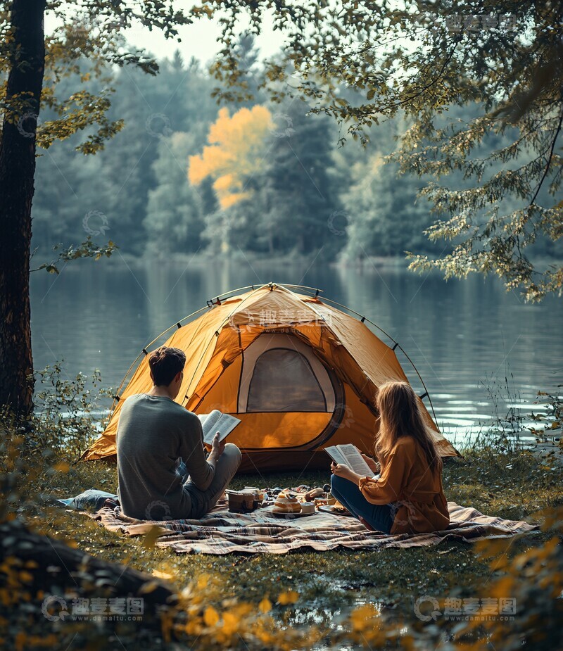 高清大图下载【趣麦麦图】情侣野餐情侣野餐草地3