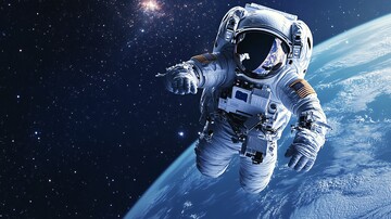宇航员太空漂浮4