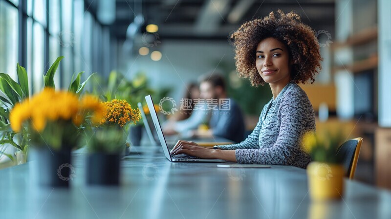 高清大图下载【趣麦麦图】设计师网站工作1