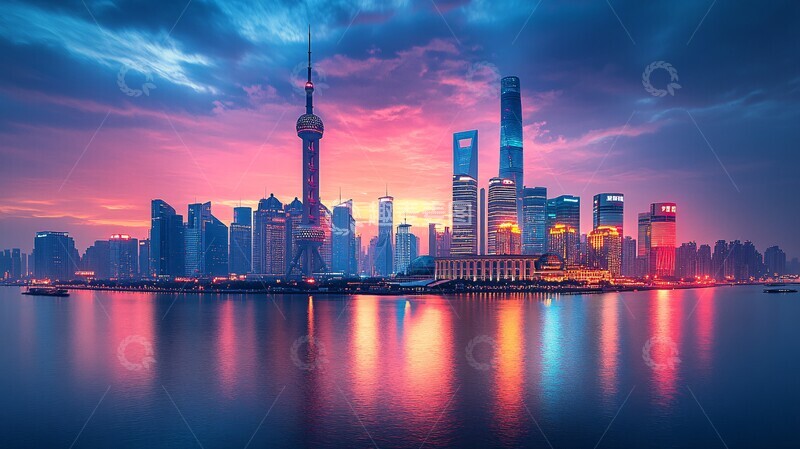 高清大图下载【趣麦麦图】暮色下城市中交错铁轨的夜景