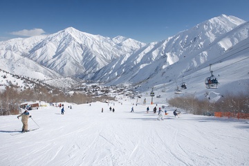 雪山滑雪场热闹滑雪场景152