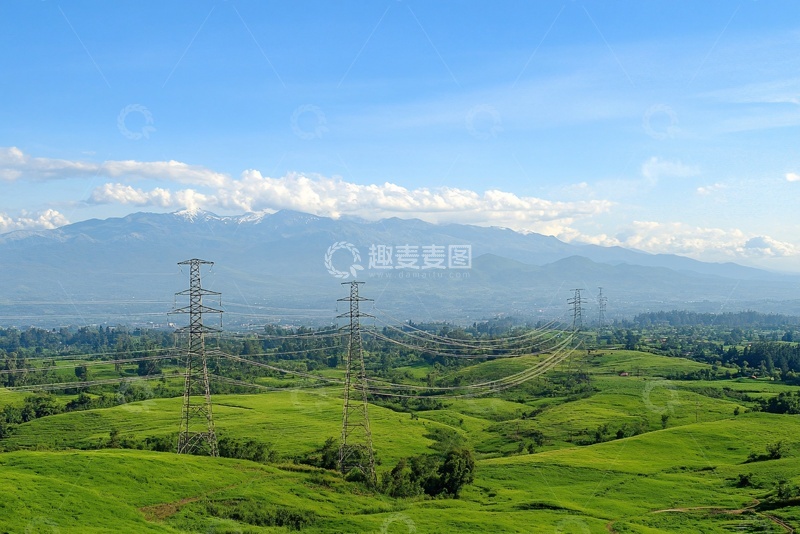 高清大图下载【趣麦麦图】青山绿野间的输电塔风景477