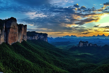 壮丽山景与绚烂晚霞836