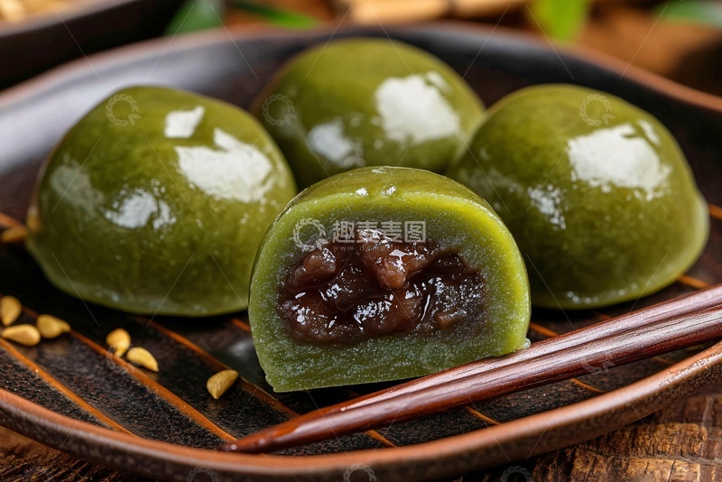 高清大图下载【趣麦麦图】美味青团摆放在盘中078