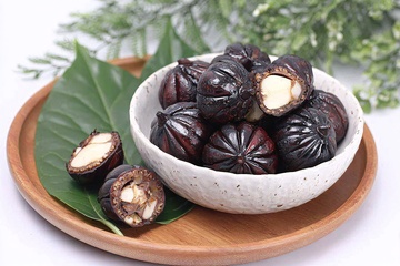 碗中摆放的荸荠特写173