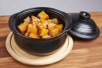 砂锅中的美味南瓜菜肴412