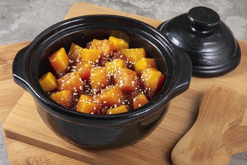 砂锅中的美味南瓜菜肴977