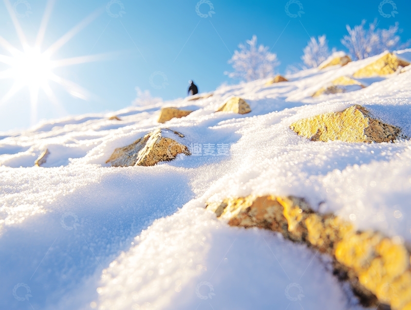 高清大图下载【趣麦麦图】雪地上的阳光与岩石