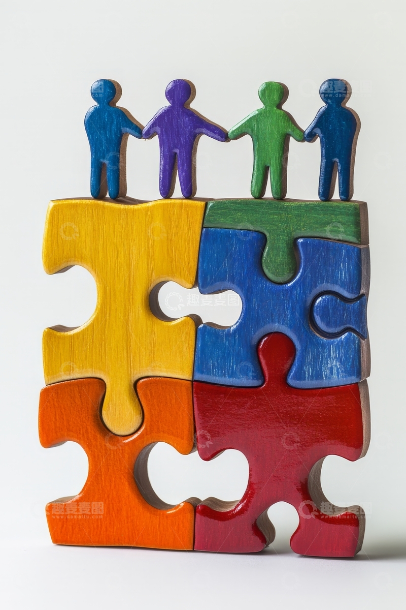 高清大图下载【趣麦麦图】-彩色拼图上站立的四个小人