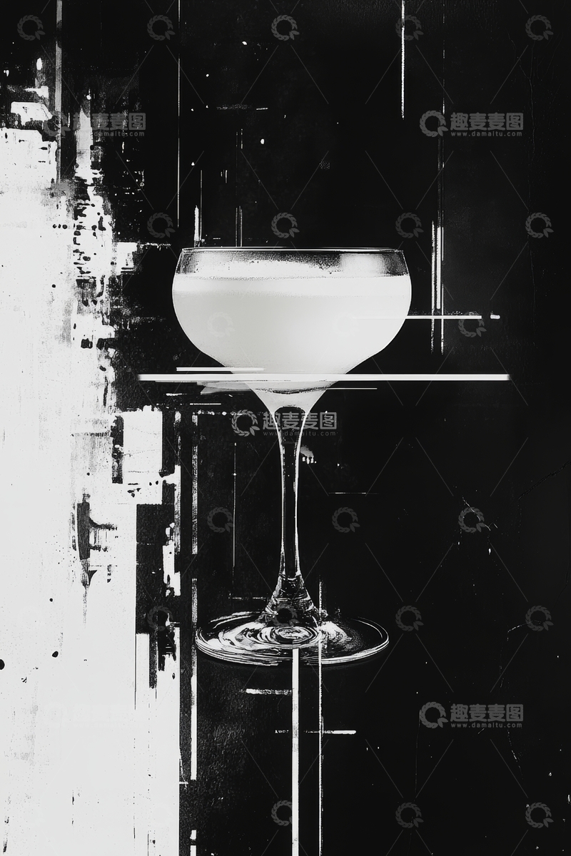 高清大图下载【趣麦麦图】黑白背景下高脚杯中的饮品