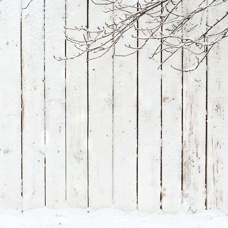 高清大图下载【趣麦麦图】雪地中的白色木墙与树枝