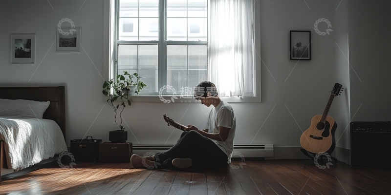 高清大图下载【趣麦麦图】窗边阅读的青年