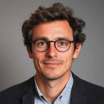 戴眼镜的男士肖像