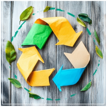 彩色纸箭头组成的回收标志