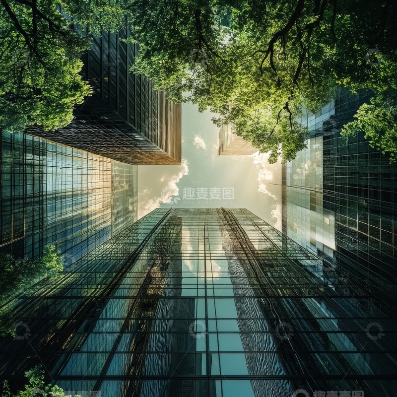 高清大图下载【趣麦麦图】高楼林立间的绿树与天空