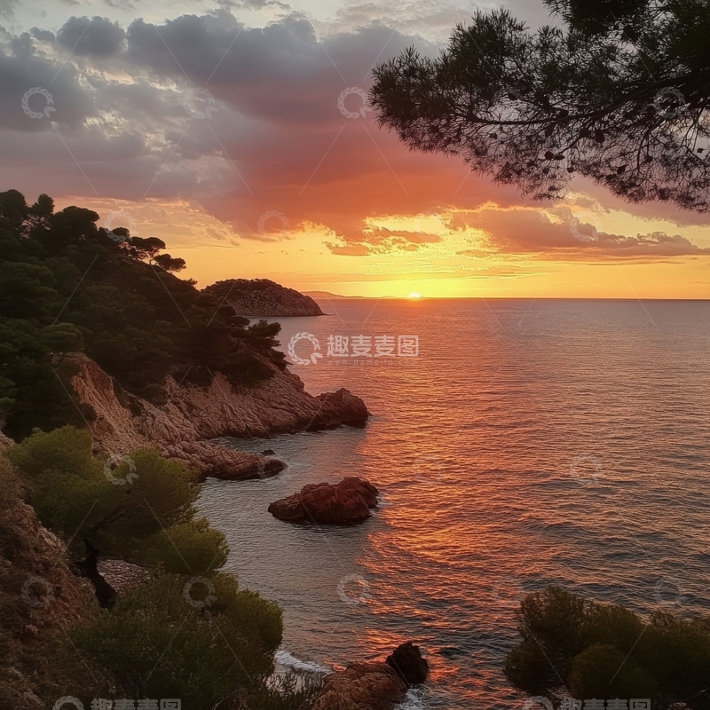 高清大图下载【趣麦麦图】海岸日落，橙红天空映照海面