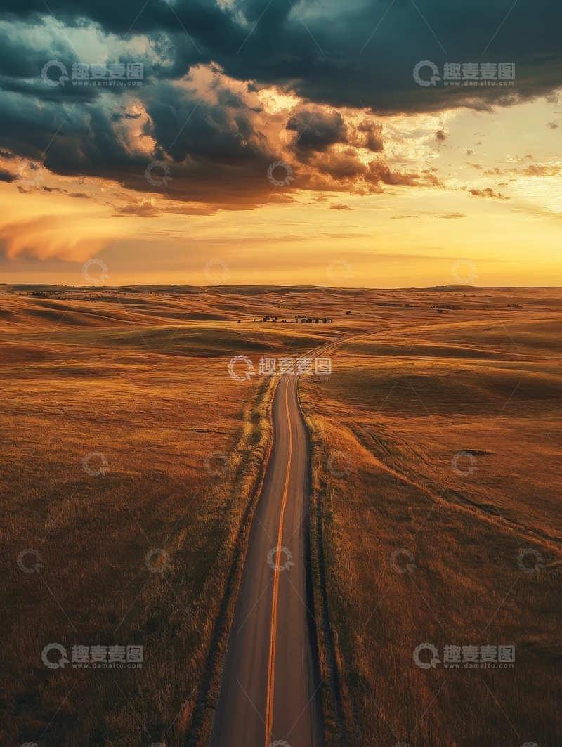 高清大图下载【趣麦麦图】夕阳下的草原公路