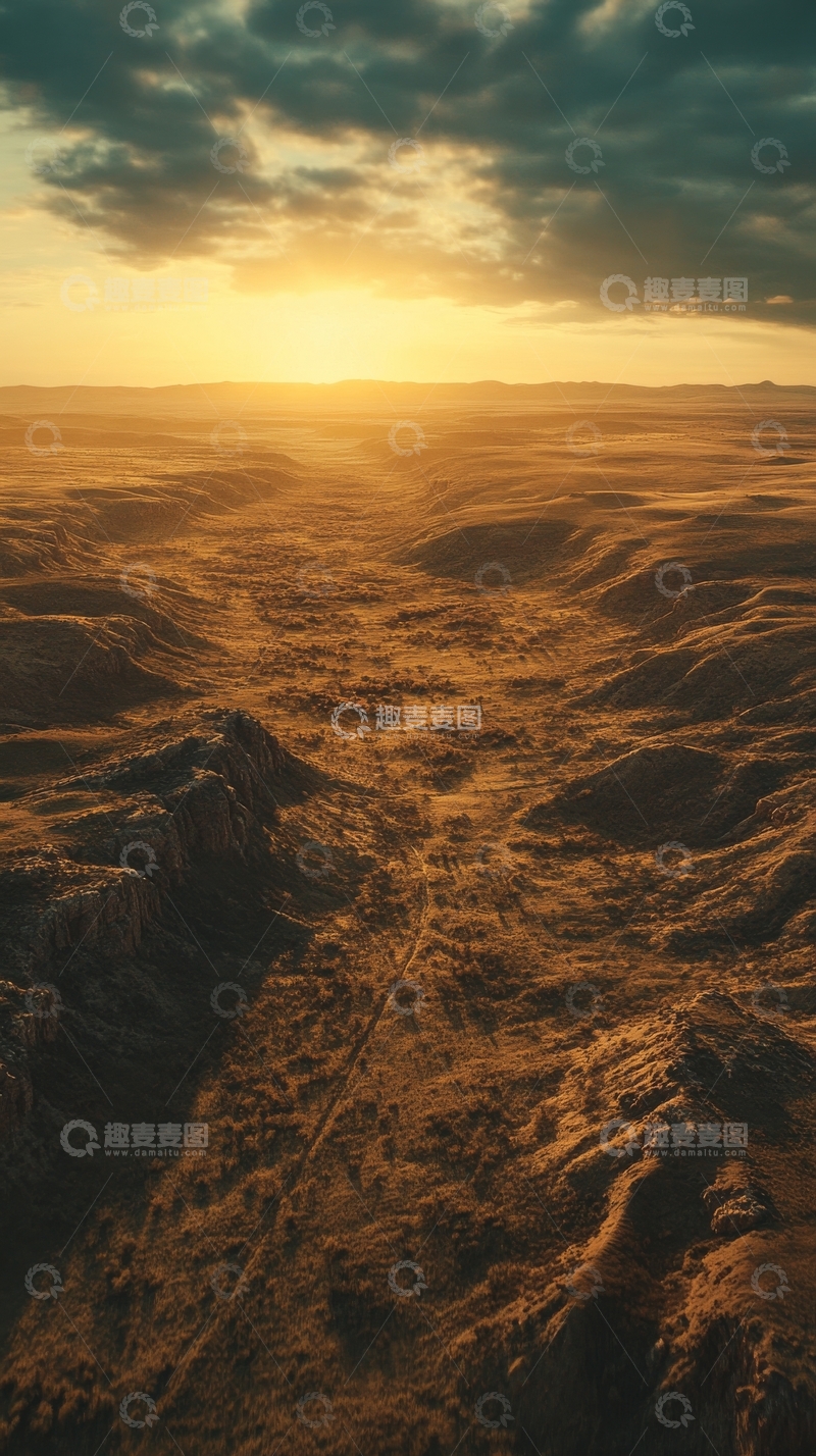 高清大图下载【趣麦麦图】夕阳下的荒原地貌