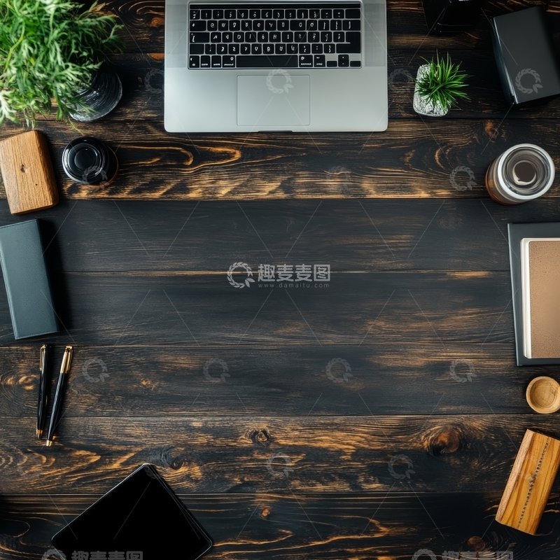高清大图下载【趣麦麦图】木质办公桌上的现代工作空间