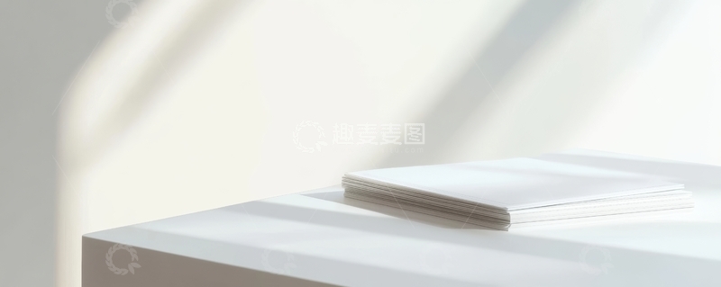 高清大图下载【趣麦麦图】白色台面上的书本与光影