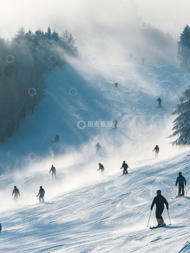 高清大图下载【趣麦麦图】雪坡上的滑雪者