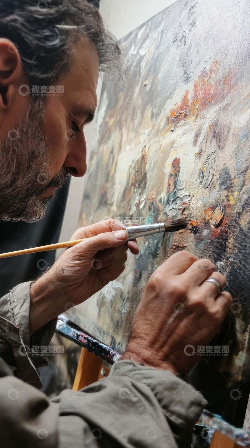 高清大图下载【趣麦麦图】画家专注创作抽象油画