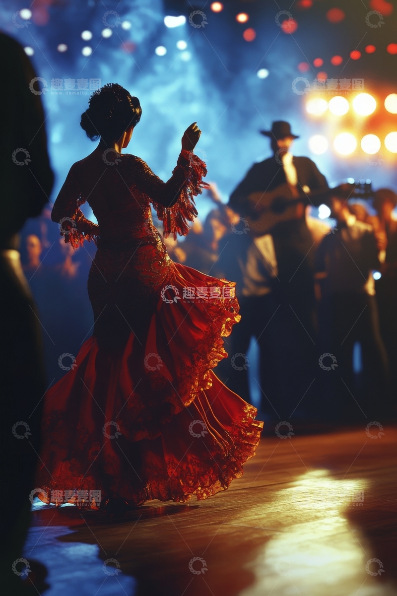 高清大图下载【趣麦麦图】红裙舞者在灯光下翩翩起舞