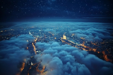 夜空云海中的城市灯火